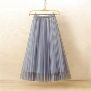 Elegant light gray Pleated Skirt Size M